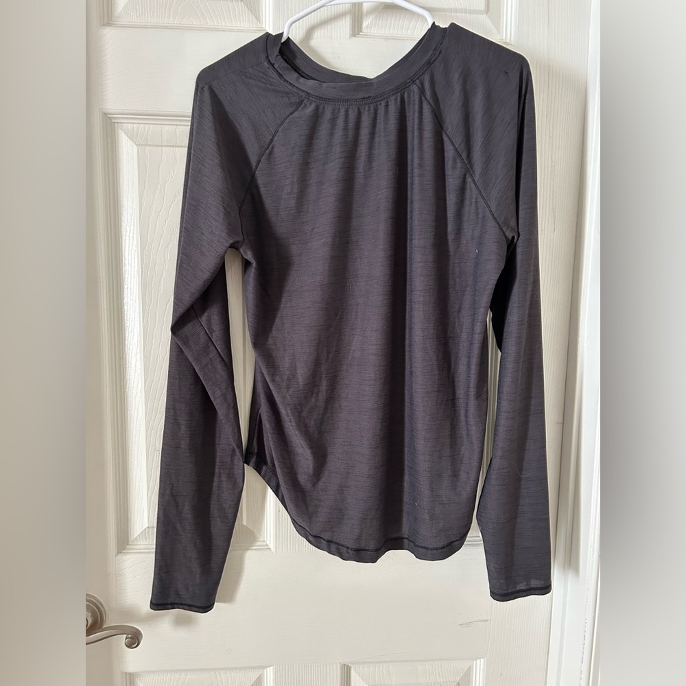 Old Navy Workout Top - Picture 3 of 4
